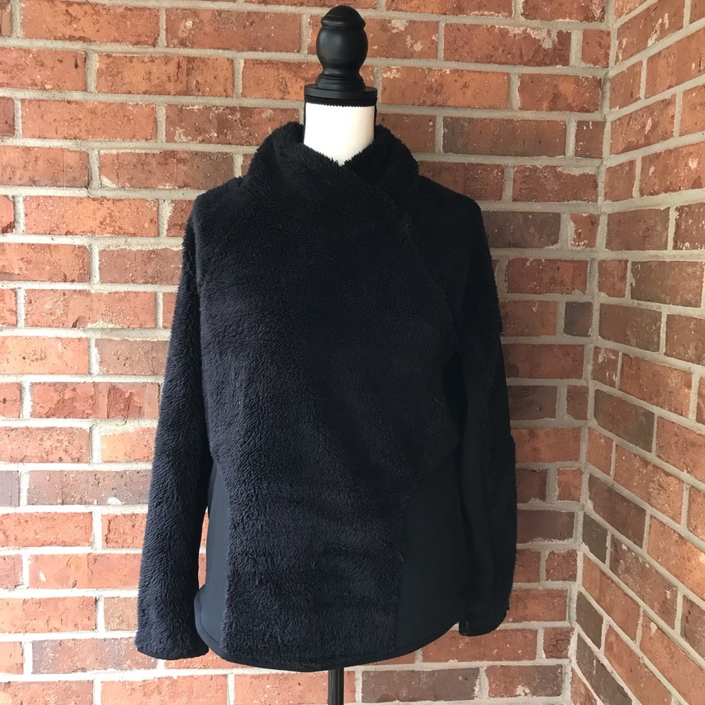 Athletic sweater